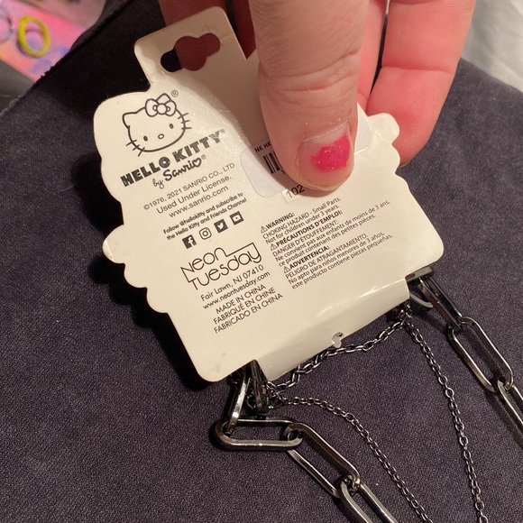 Brand new hello kitty chain necklace - Picture 3 of 3
